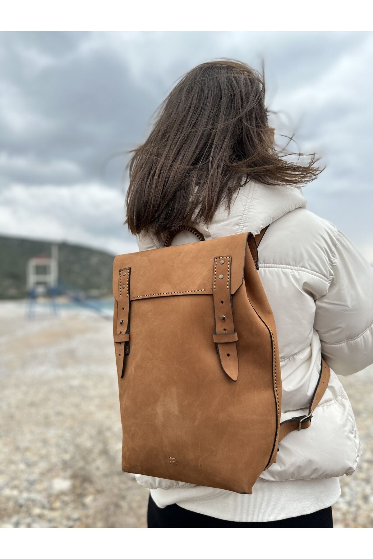 %100 Nubuk Deri Tamamıyla El Işçiliği Sırt Çantası