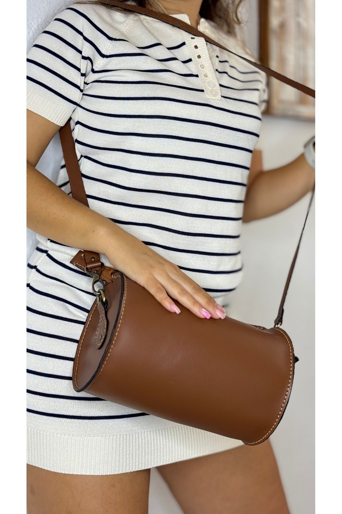 %100 gerçek deri el yapımı silindir bowling kahverengi kadın çapraz kol çantası