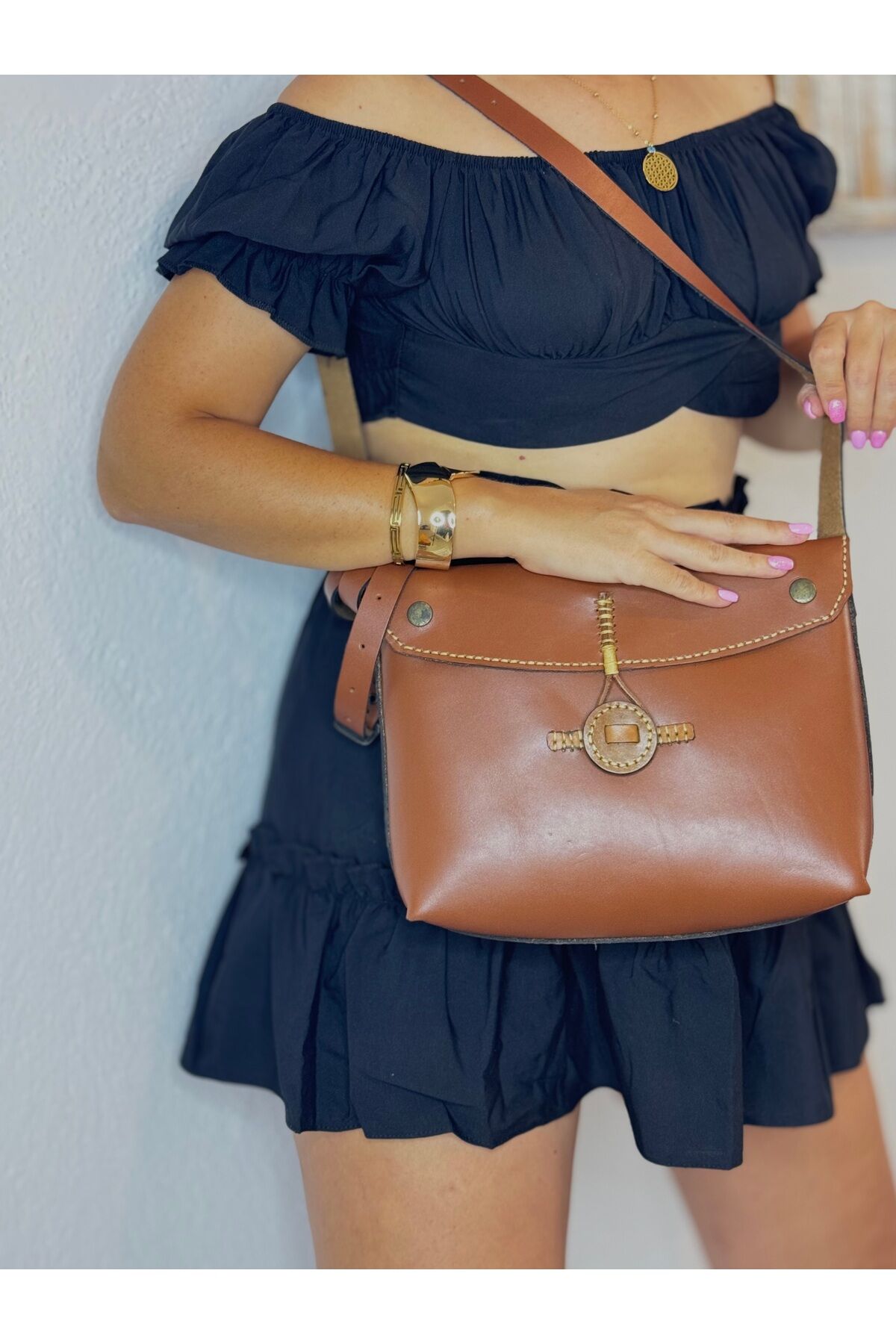 % 100 Gerçek Deri El Yapımı Düğme Kapamalı Kadın Kahverengi Kol Omuz Çantası Çapraz Ek Askı