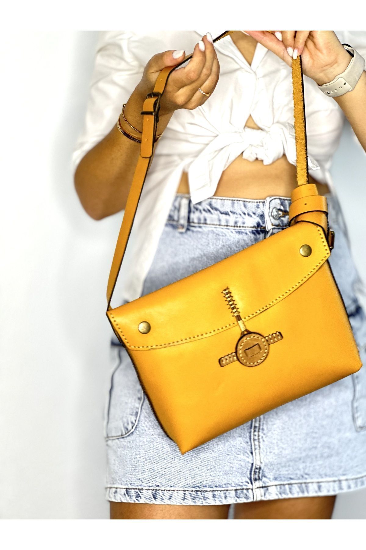 % 100 Gerçek Deri El Yapımı Düğme Kapamalı Kadın Sarı Kol Omuz Çantası Çapraz Ek Askı