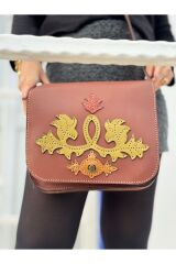 %100 Gerçek Deri El Yapımı Çiçek Işlemeli Çift Bölmeli Kahverengi Kadın Postacı Kol Çantası