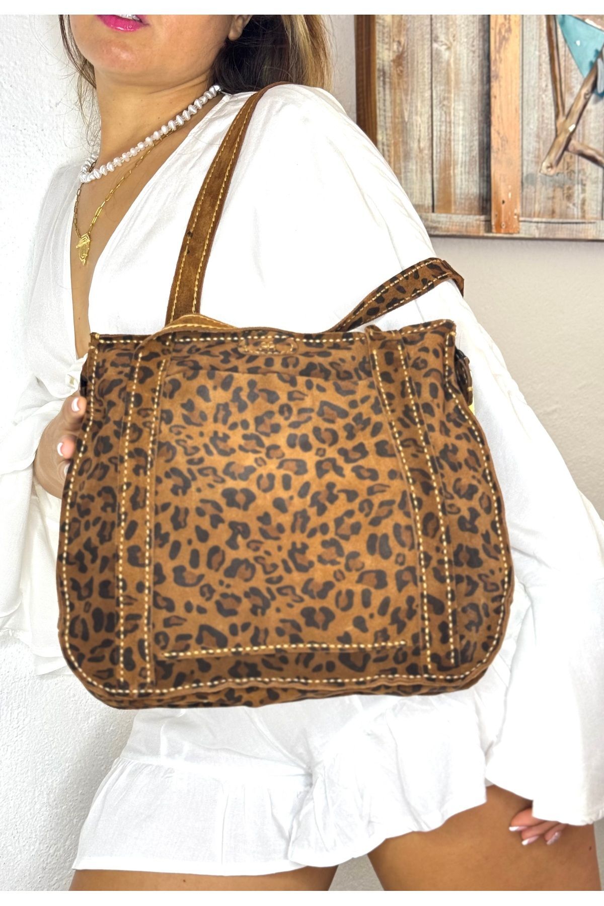 %100 gerçek süet deri el yapımı leopar desenli kadın taba rengi kol omuz çantası