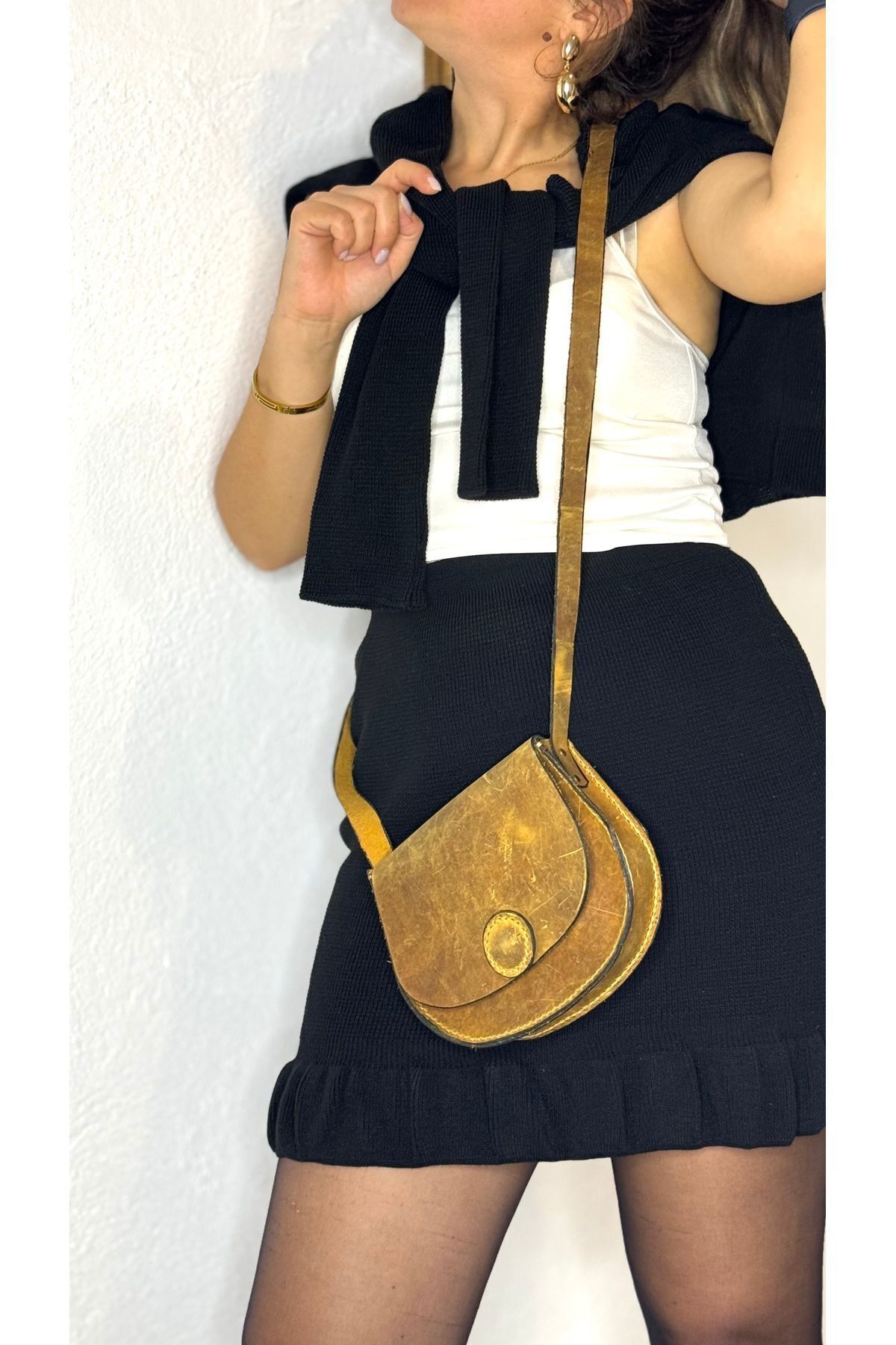 %100 Gerçek Deri Ve El Yapımı Oval Postacı Kadın Sarı Hardal Ayarlanabilir Omuz Askılı Kol Çantası