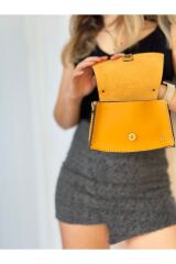 %100 Gerçek Deri El Yapımı Kadın Sarı Hardal El Çantası Omuz Askılı Postacı Çanta Minimal Çanta